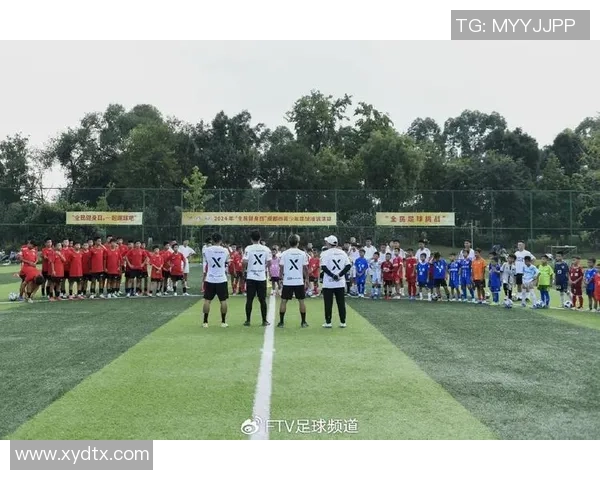 成都足球队荣登足球团队协作排行榜第七位展现团队精神与实力