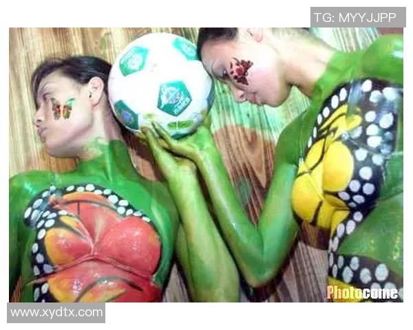 手机壳足球明星彩绘创意设计展现个性与运动激情的完美结合