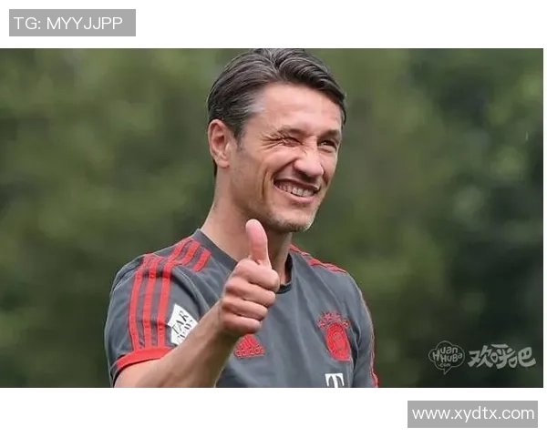 揭开足球明星卡片的神秘面纱一探究竟的精彩拆解视频