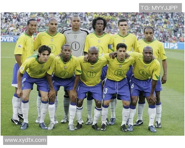 无脸猜足球明星挑战赛揭秘你心目中的球场传奇与他们的精彩瞬间