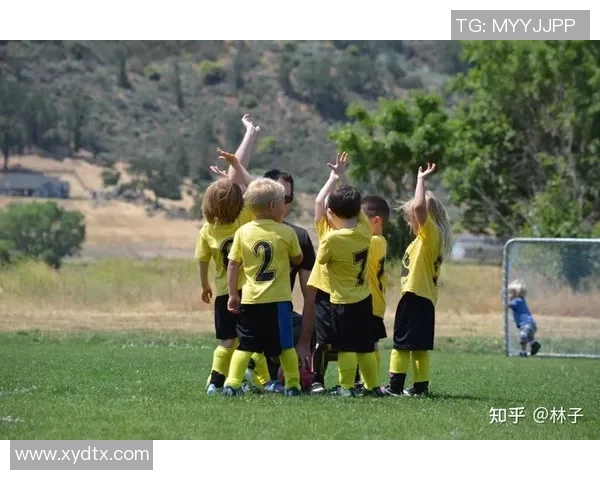 李世豪：从青涩少年到足球明星的成长之路与辉煌成就